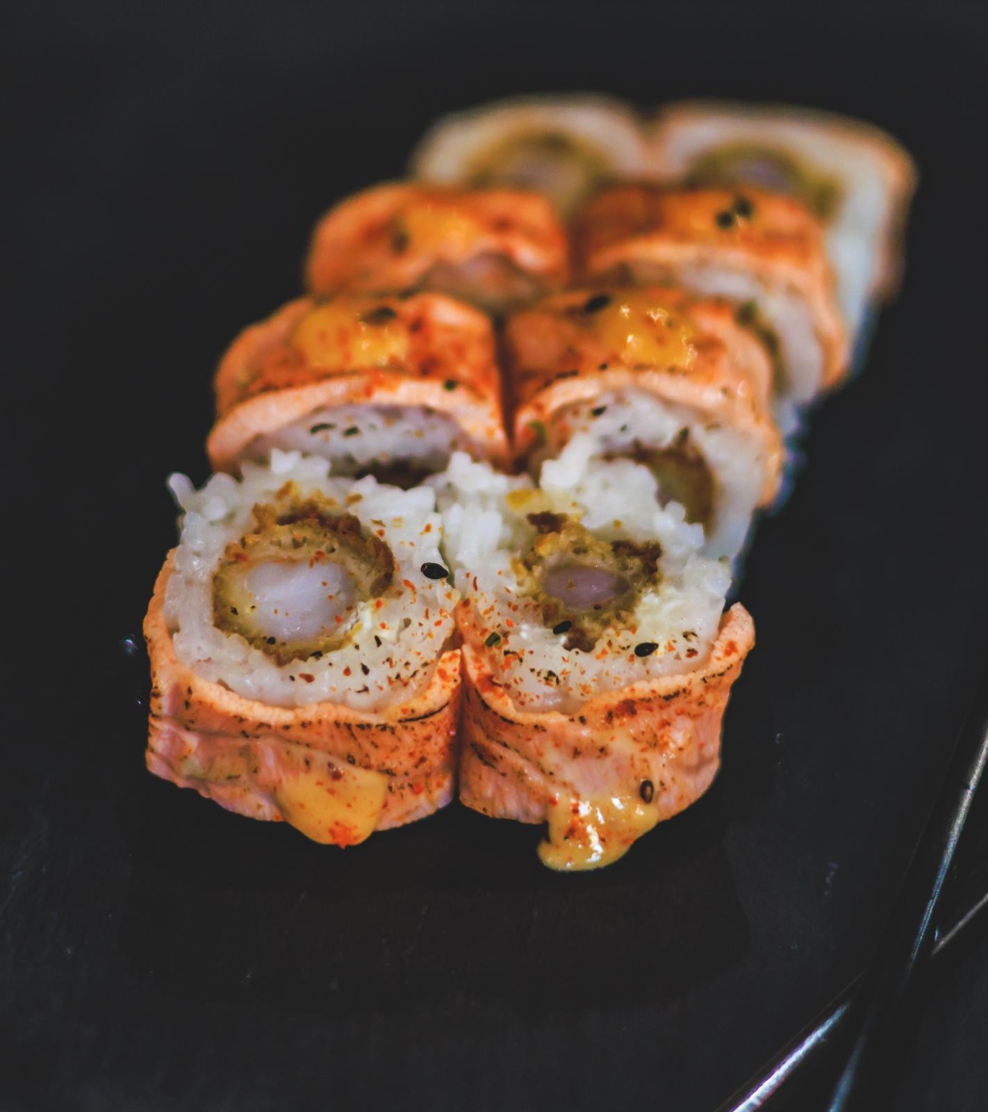 Seared salmon rolls